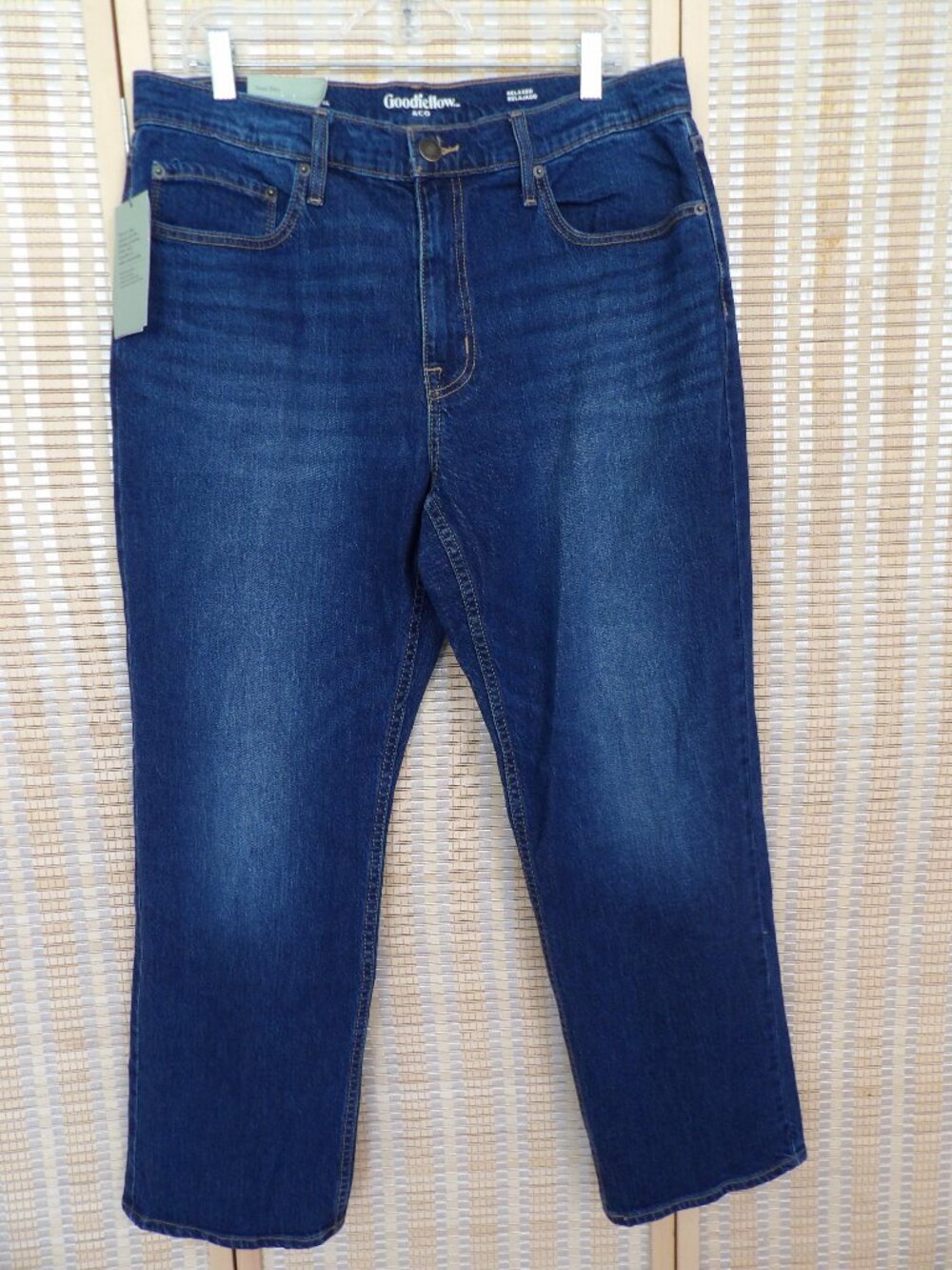 NWT Men's Goodfellow 34x30 Total Flex Relaxed Fit Straight Leg Blue Denim Jeans